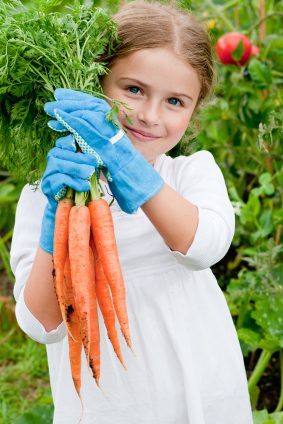 girl-with-carrots